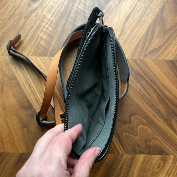 Moment Leather Crossbody Wallet - Picture 7 of 10